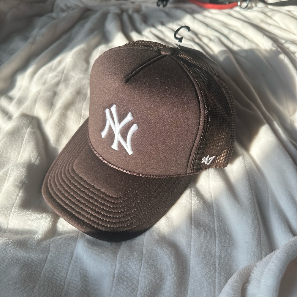 NY Yankee Brown Trucker Hat